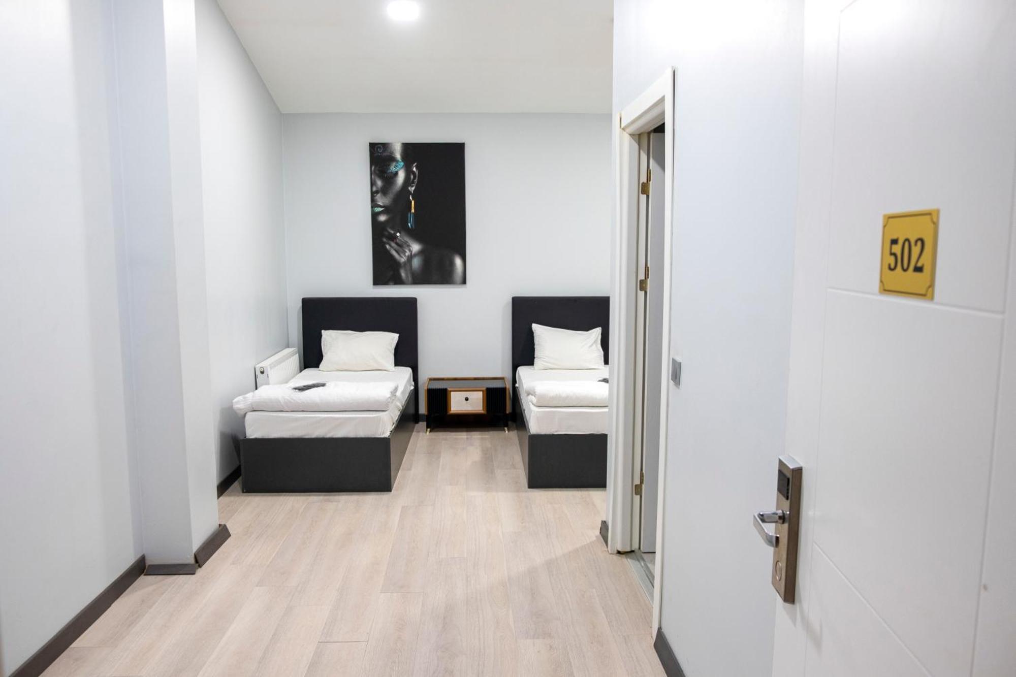 Zoom Hotel Istanbul Bagian luar foto